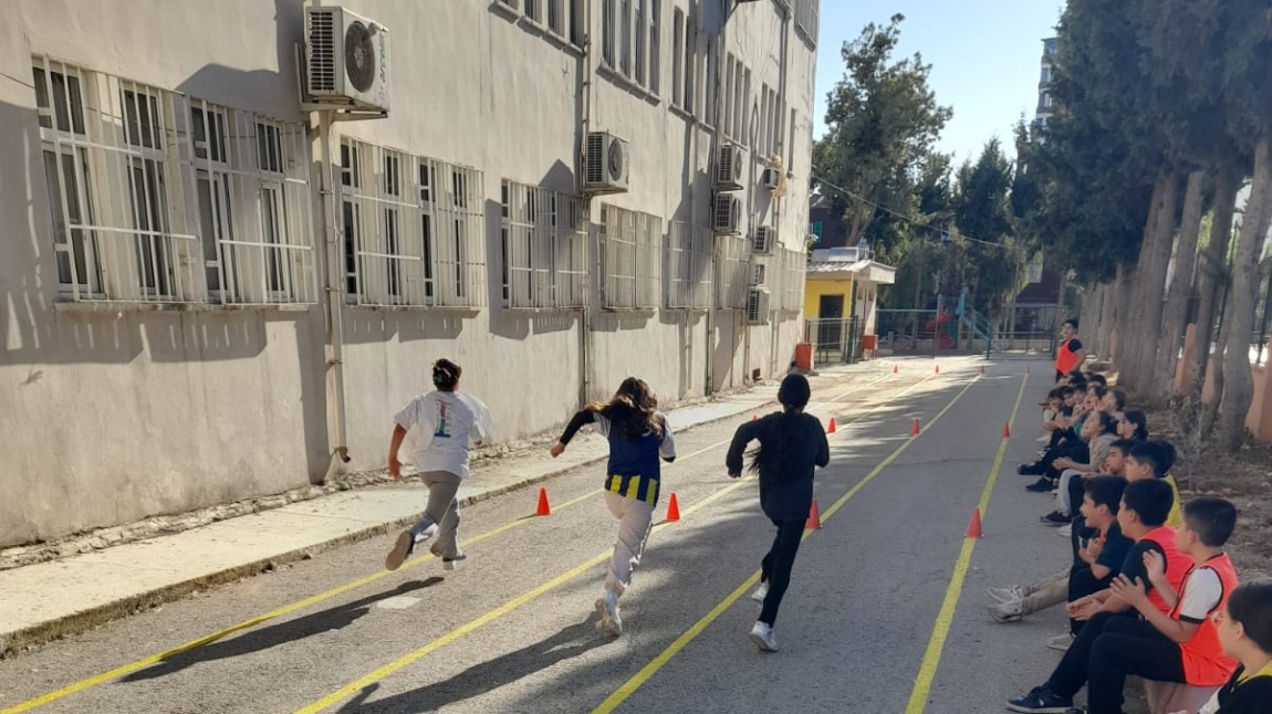 Spor kulübü öğretmen ve öğrencilerimizden atletizm sahası çalışmaları